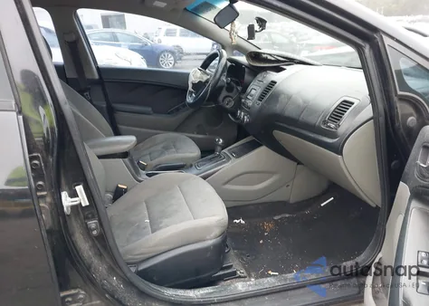 2015 Kia Forte Lx z USA, uszkodzony, nr VIN KNAFK4A63F5368440